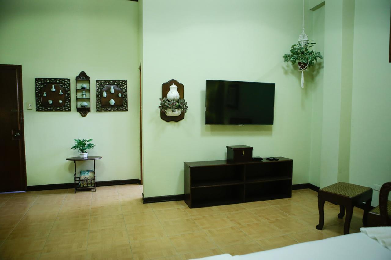 Victoria'S Haven Bed and Breakfast Dumaguete City Esterno foto