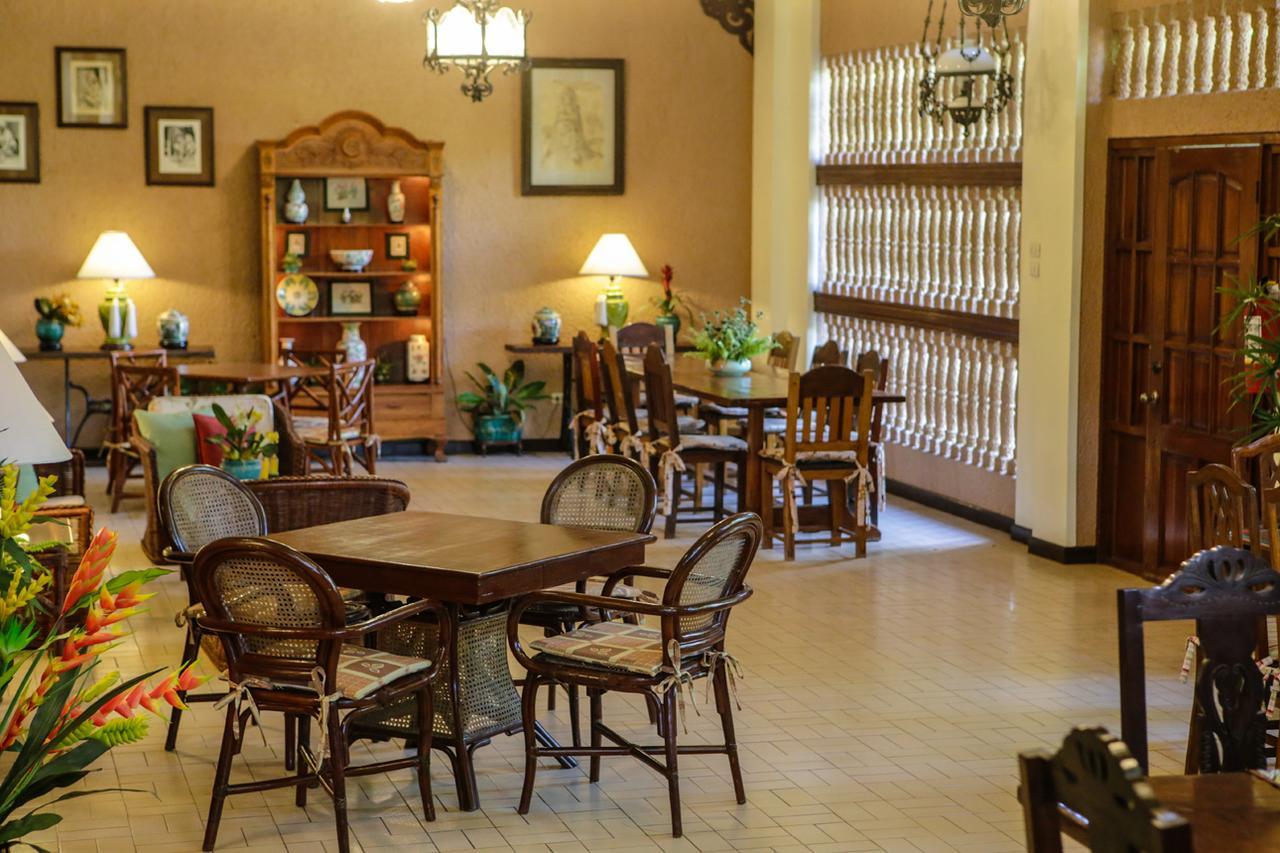Victoria'S Haven Bed and Breakfast Dumaguete City Esterno foto