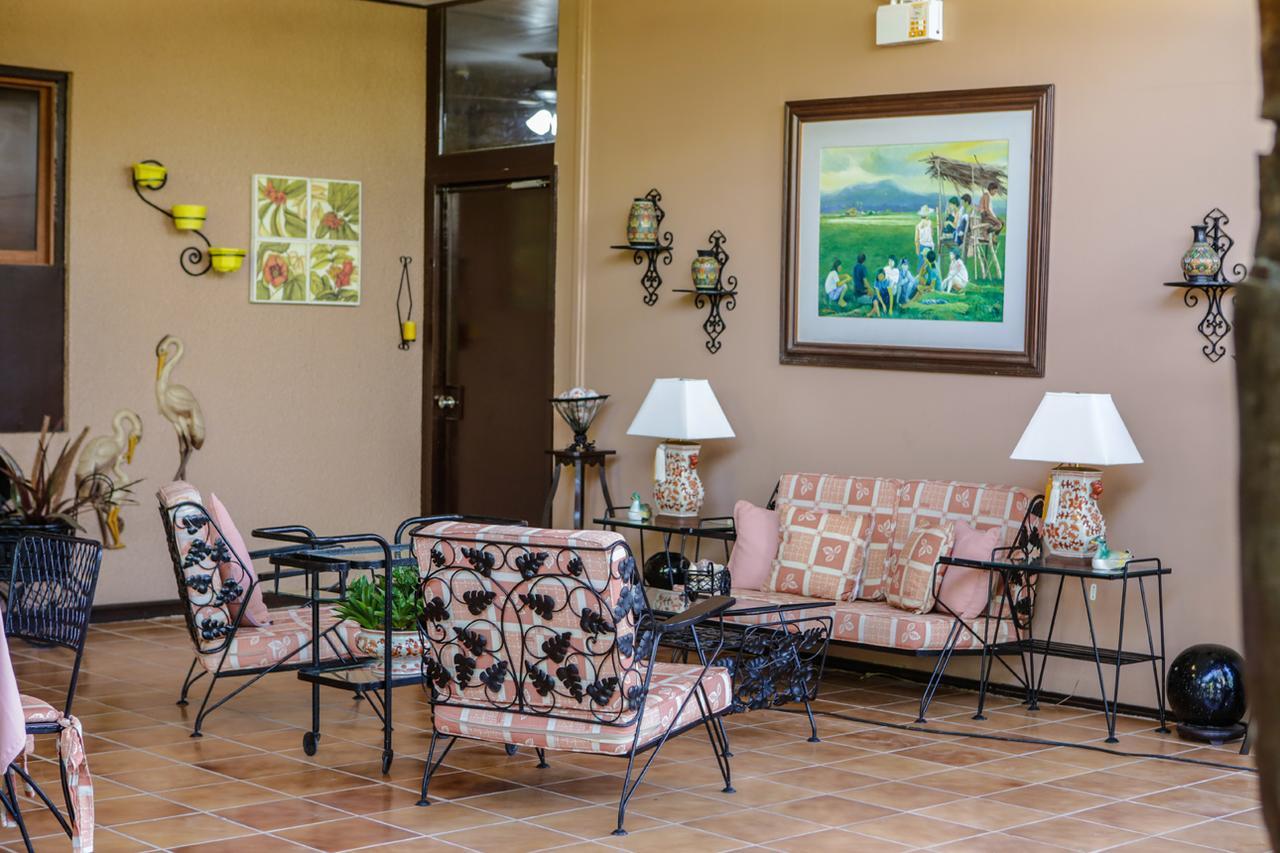 Victoria'S Haven Bed and Breakfast Dumaguete City Esterno foto
