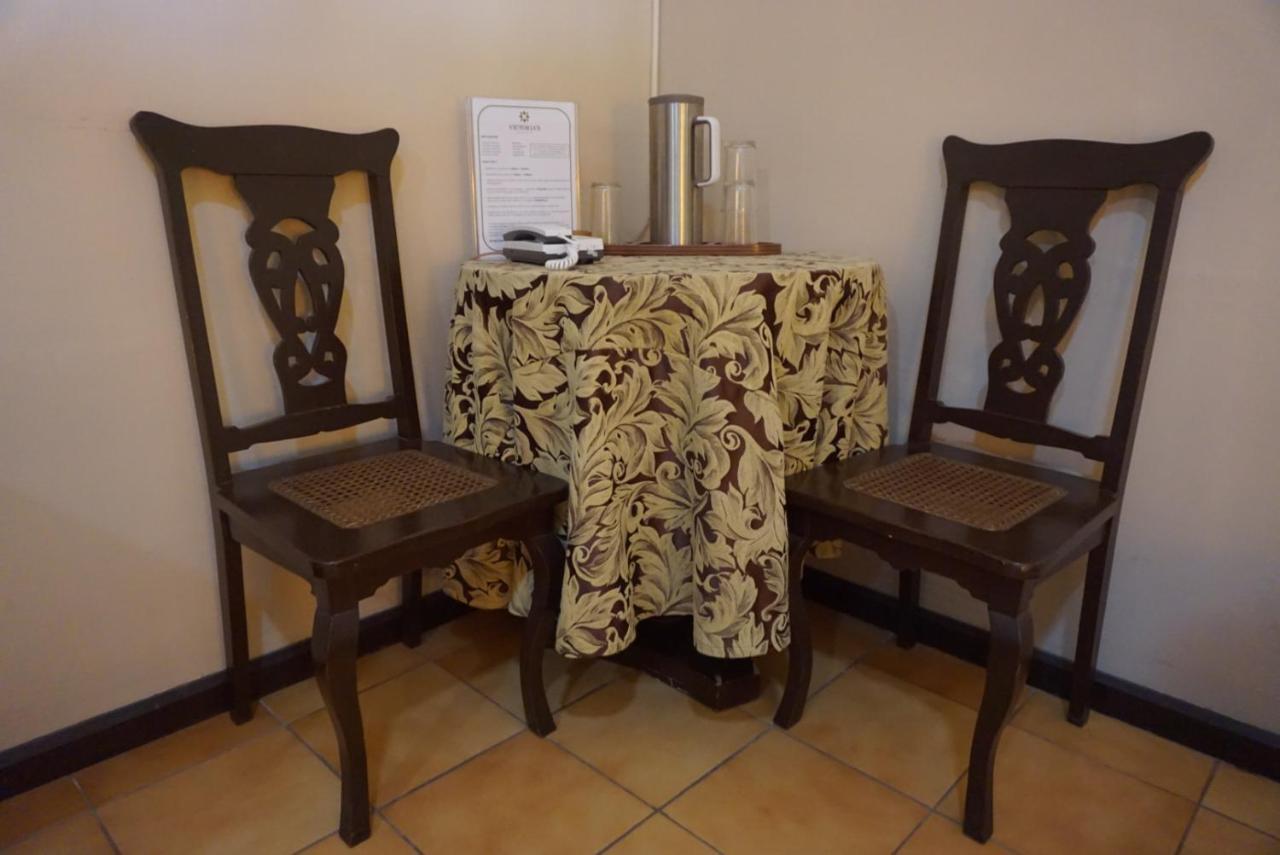 Victoria'S Haven Bed and Breakfast Dumaguete City Esterno foto